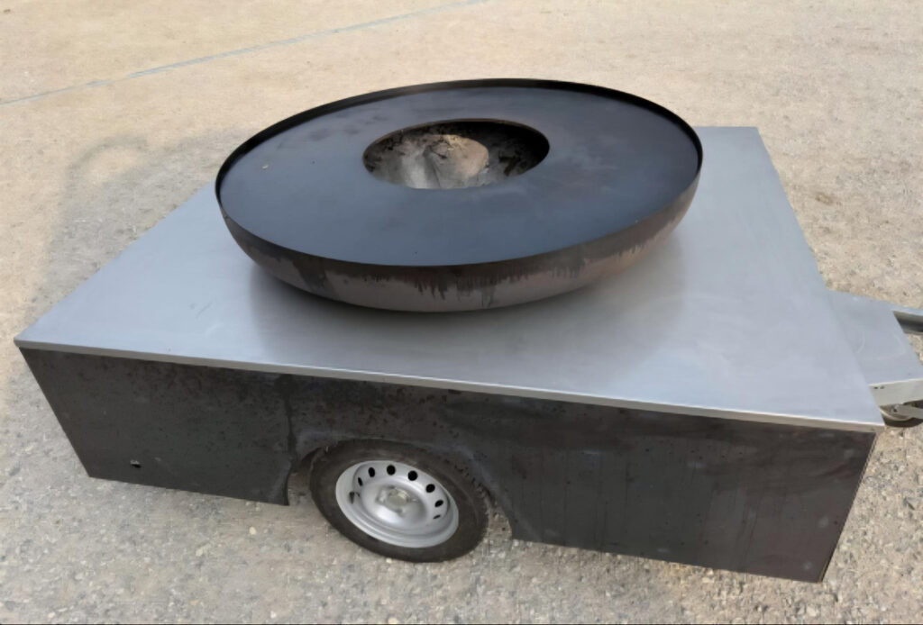 Photo d'un brasero en métal réalisé par l'entreprise P.B.S à Yenne en Savoie